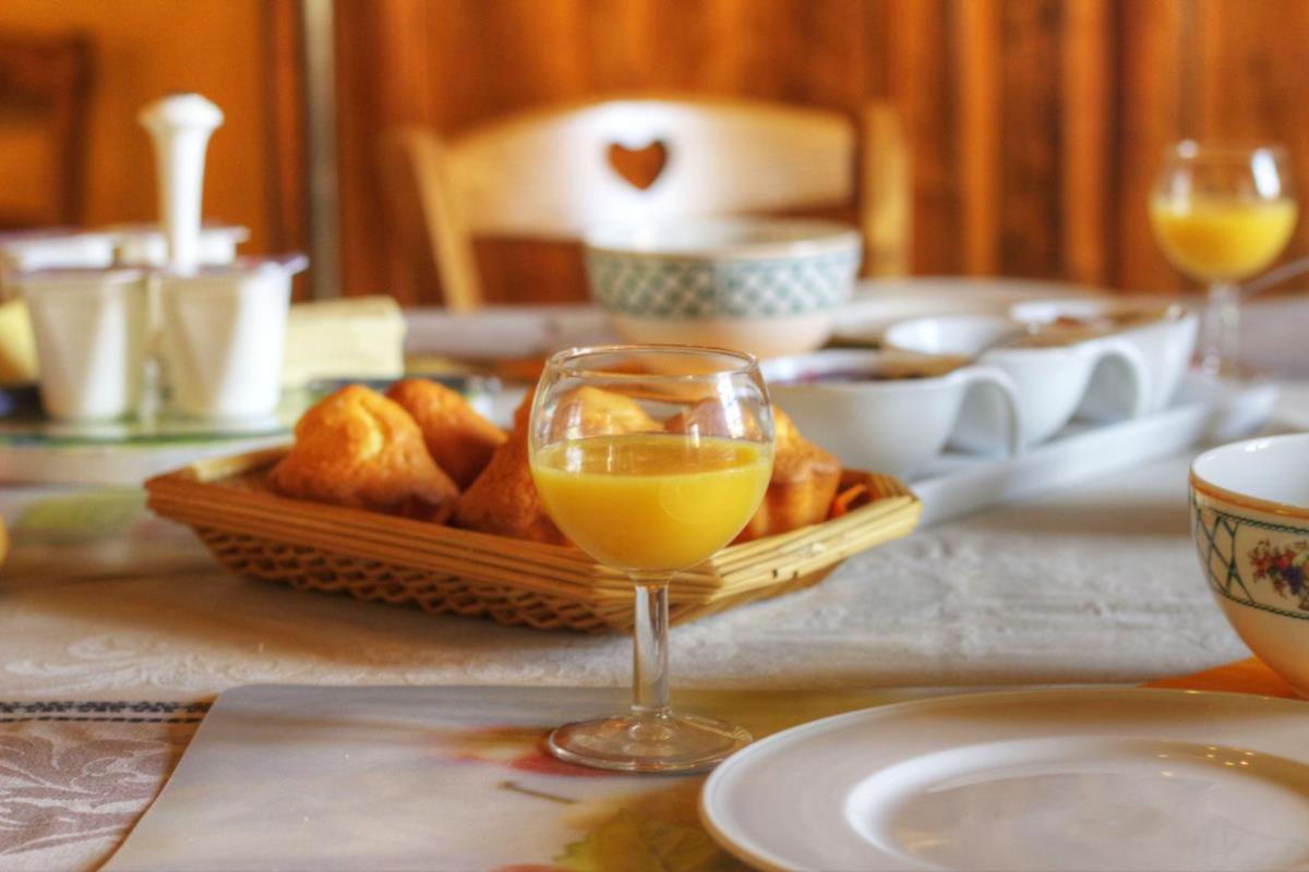Ferme Du Pigeonnier Bed & Breakfast Montceau-et-Echarnant Eksteriør bilde