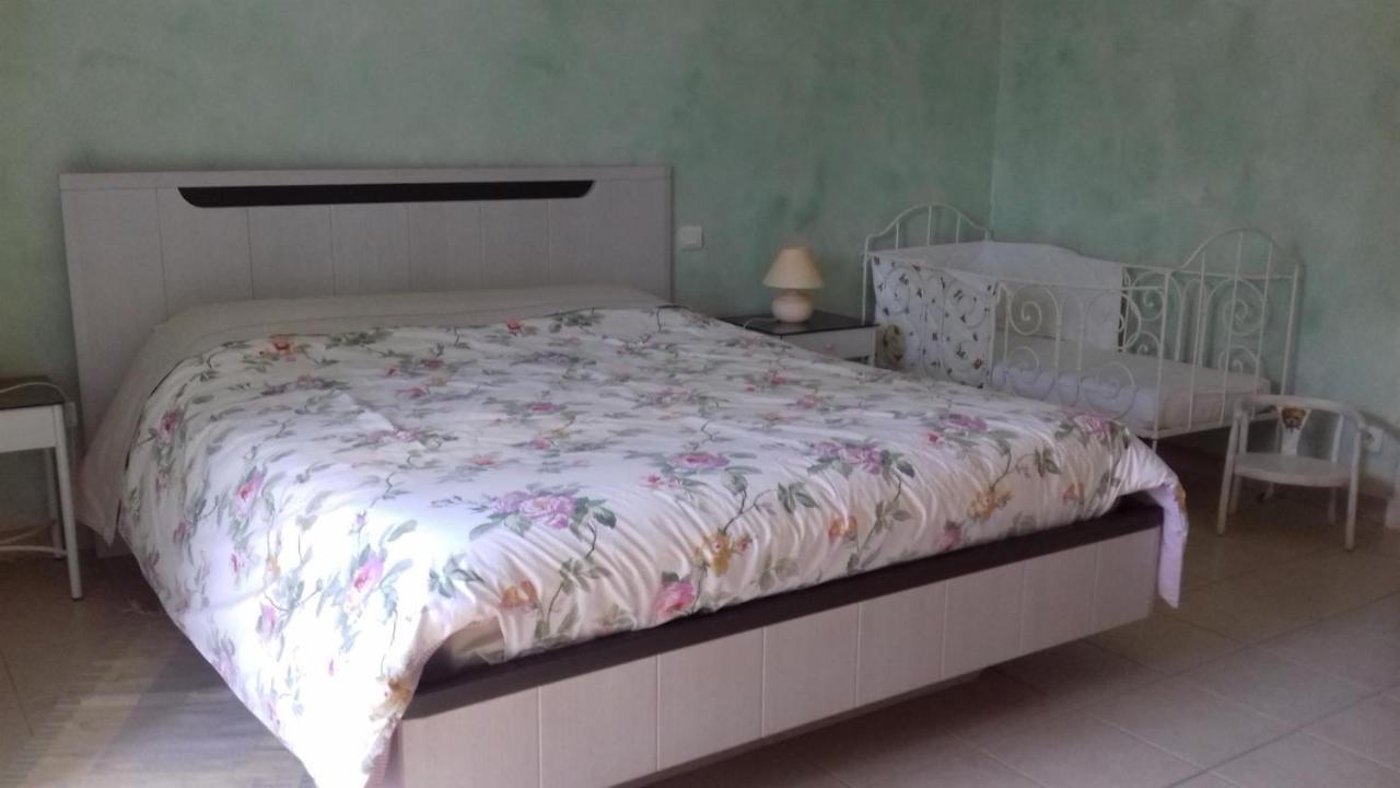 Ferme Du Pigeonnier Bed & Breakfast Montceau-et-Echarnant Eksteriør bilde