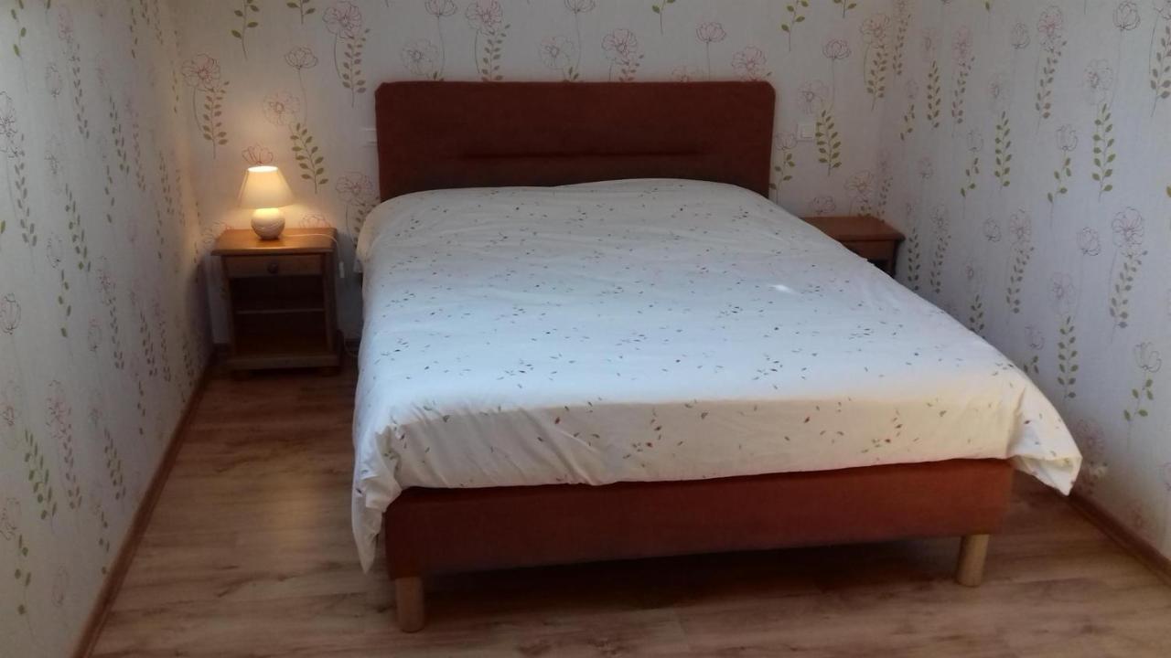Ferme Du Pigeonnier Bed & Breakfast Montceau-et-Echarnant Eksteriør bilde